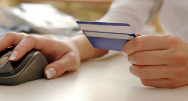 belanja menggunakan kartu kredit